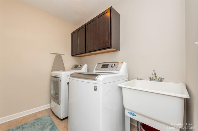 Building Photo - 51152 E Bourne Terrace