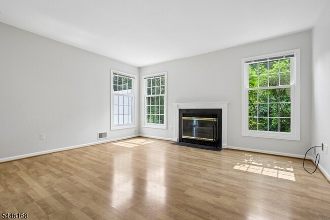 Building Photo - 85 Laurelwood Ct