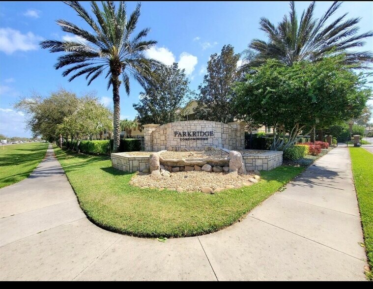 Building Photo - 3572 Parkridge Cir