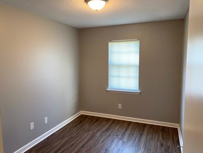 Building Photo - 5208 Durinda Ln NW
