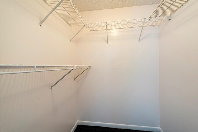 Building Photo - 10571 Royal Palm Blvd