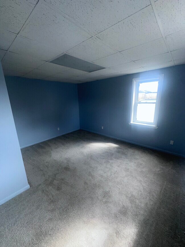 Building Photo - 204 W  Washington st apt 2