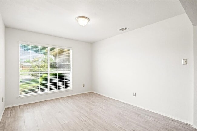 Building Photo - 416 Ponderosa Trail
