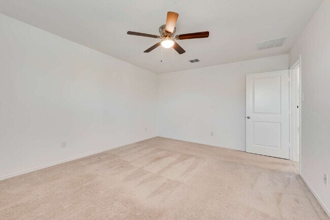 Building Photo - Charming 3-Bedroom Home with 2 Full Baths in Justin, TX – Cozy Living at Shale Creek