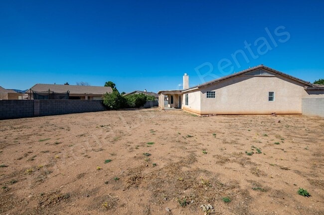 Building Photo - BEAUTIFUL CUL-DE-SAC HOME