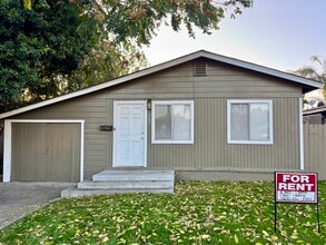 Building Photo - 263 S 3rd Ave