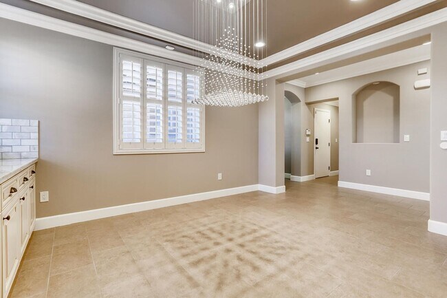 Building Photo - Stunning 4 Bedroom /4bath in Summerlin