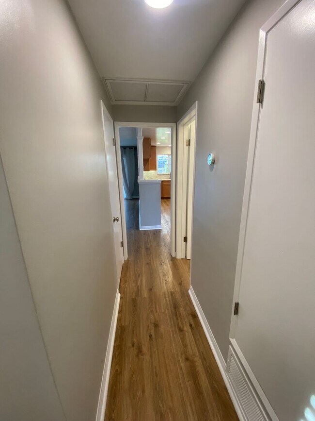 Building Photo - Updated 3 Bedroom Cypress House w/ 2 Car G...