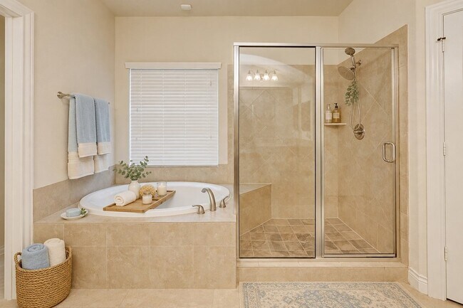 Building Photo - 4006 Misty Waters Ln
