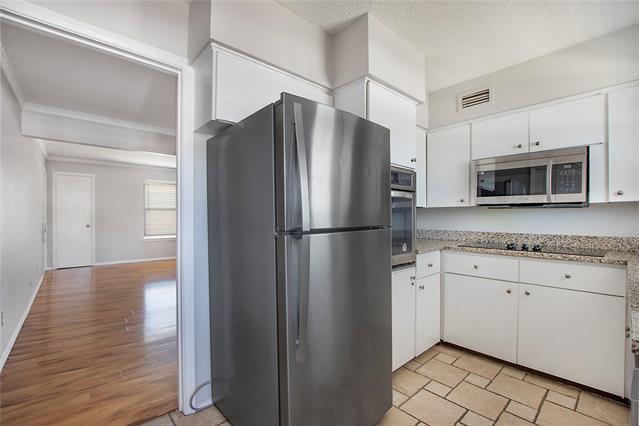 Building Photo - 5817 Sandhurst Ln