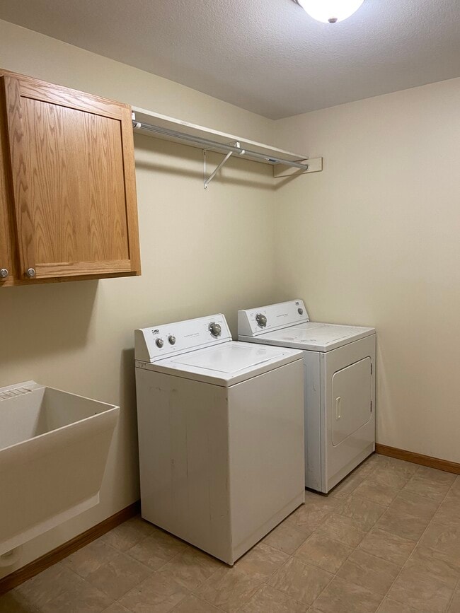 Building Photo - 1434 Clearwater Ridge Ct