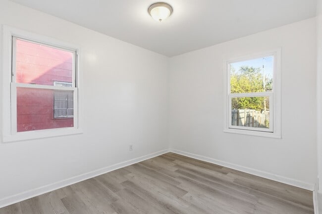 Building Photo - 9614 Schaefer Hwy