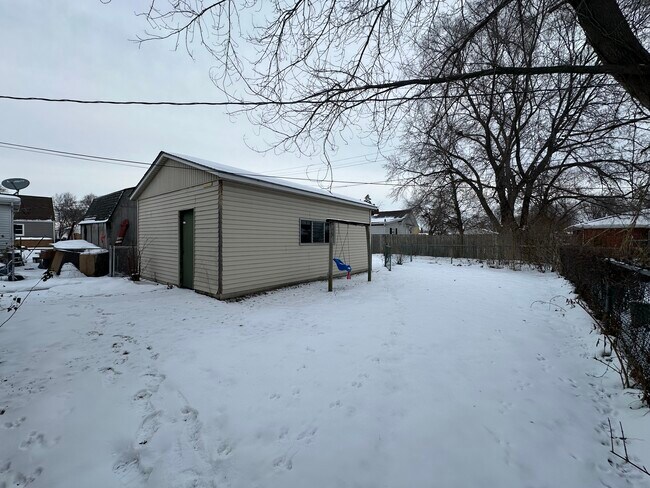 Building Photo - 712 Geyer Ave