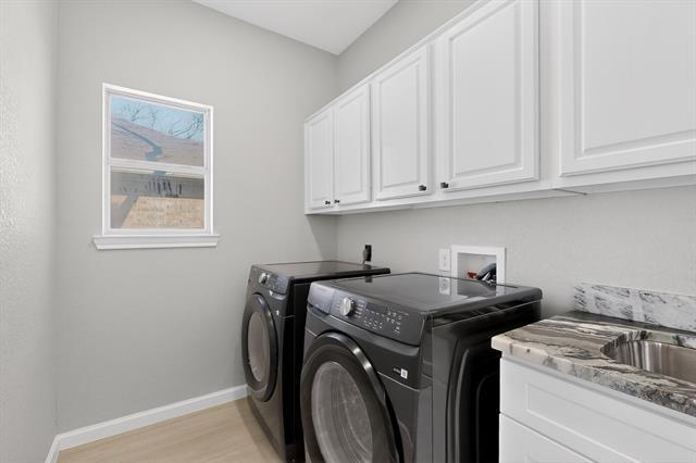 Building Photo - 325 Crooked Creek