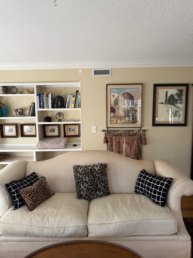 Building Photo - 444 Fern Glen