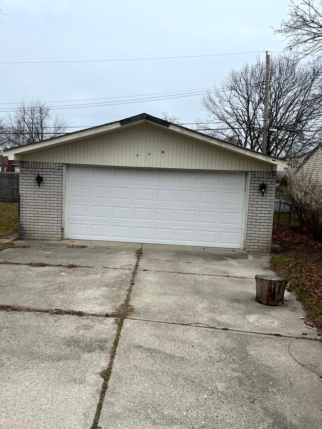 Building Photo - 30246 Spain Ct