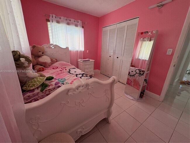 Building Photo - 8025 SW 107th Ave