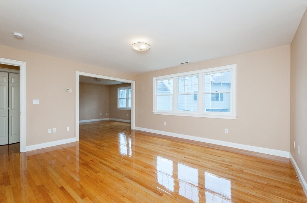 Building Photo - 232 Pearl St