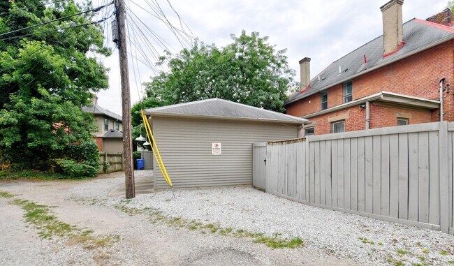 Building Photo - 952 Neil Ave
