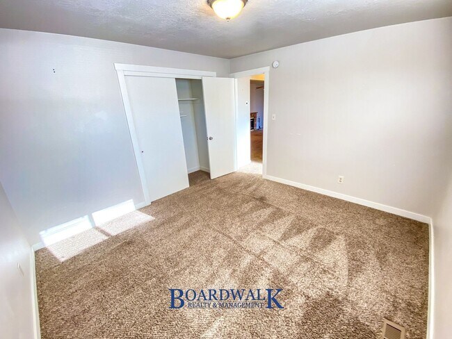 Building Photo - 325 Baird Cir