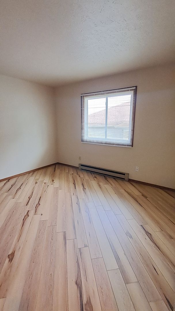 Building Photo - 6006 Boxwood Dr