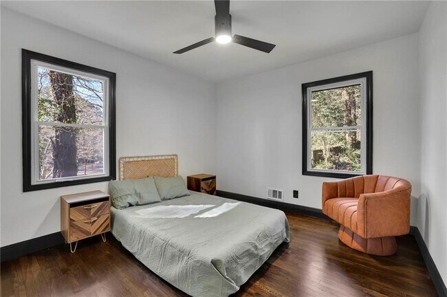 Building Photo - 1722 San Gabriel Ave