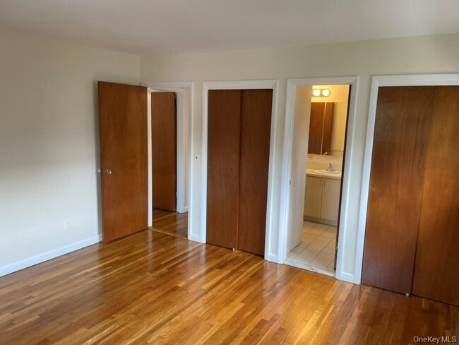 Building Photo - 33 Graywood Rd