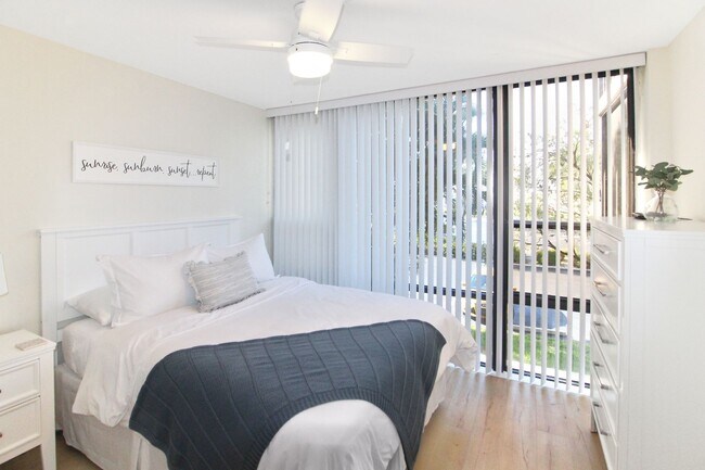 Building Photo - Bird Bay Seasonal Condo for Rent