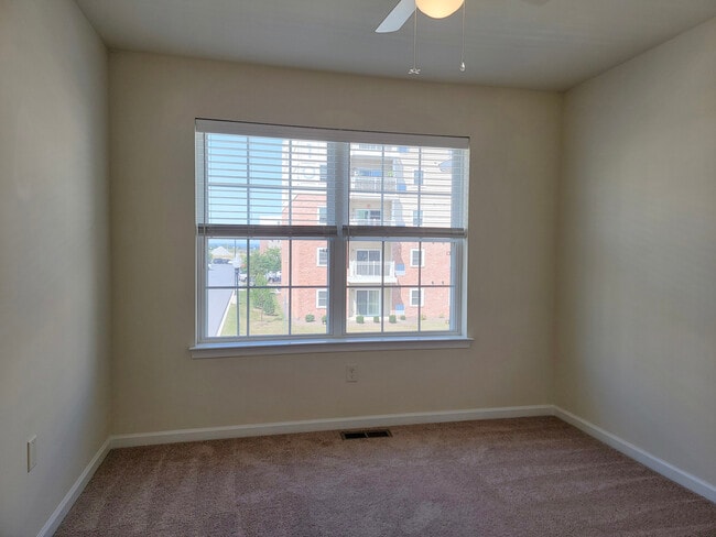 Building Photo - 331 Springwood Dr