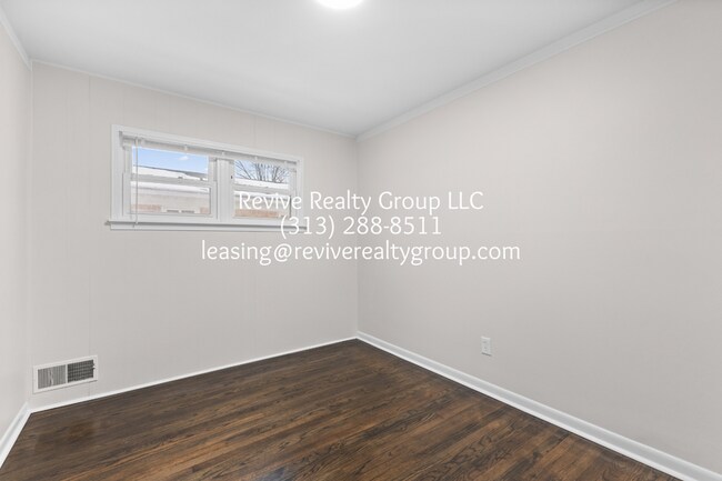 Building Photo - 7515 Trafalgar St