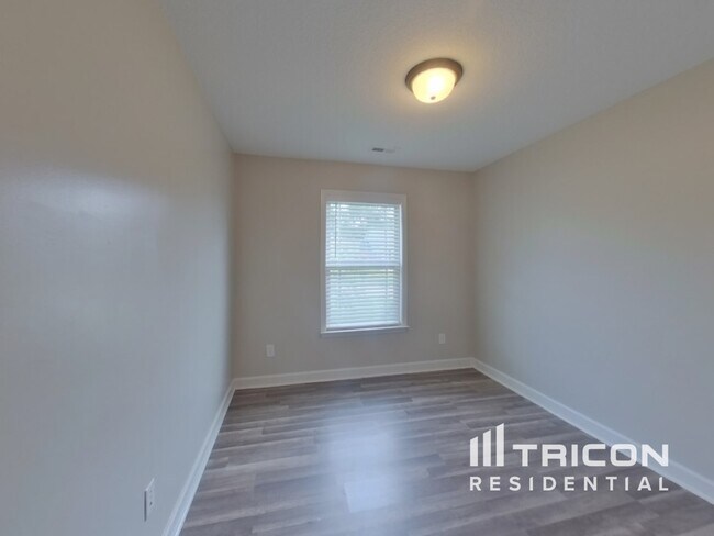 Building Photo - 456 Blairwood Ct