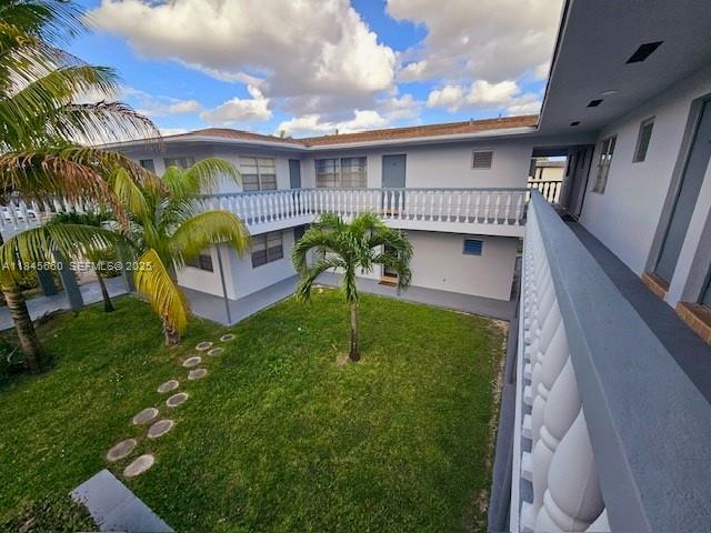 Building Photo - 5112 Hollywood Blvd