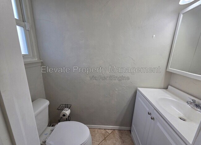Building Photo - 4225 Clendon Way