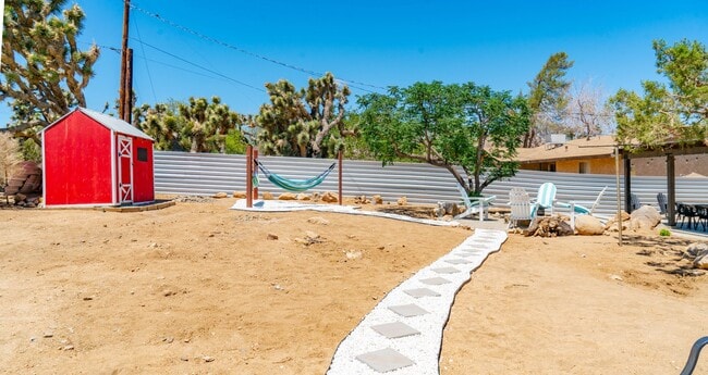 Building Photo - Fully Furnished Home in Yucca Valley