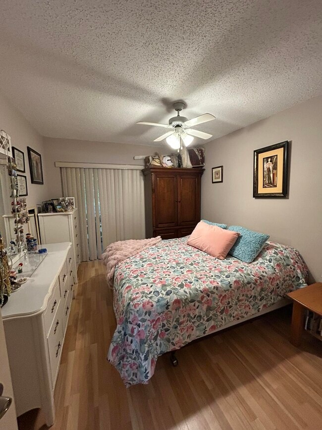 Building Photo - 570 Durham Cir