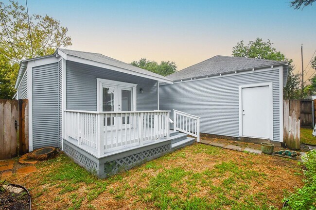 Building Photo - 4625 Pineridge St