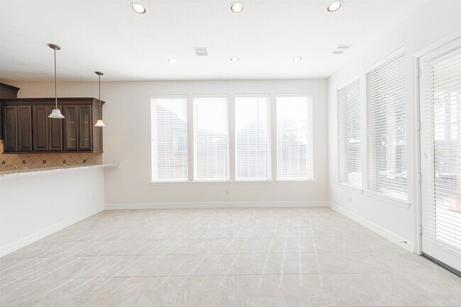 Building Photo - 2822 Ember Pass Ln