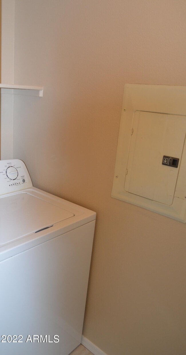 Building Photo - 1701 E Colter St