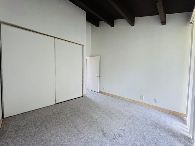 Building Photo - 2 bedroom Townhouse in Makaha Valley