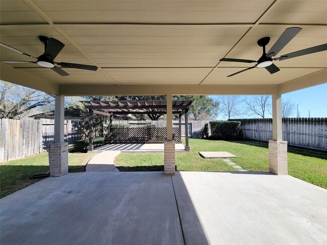 Building Photo - 21123 Amber Crossing Dr