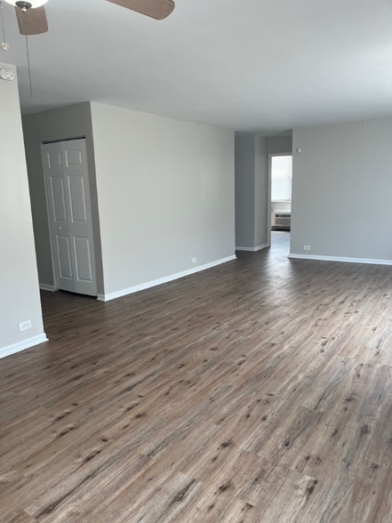 Building Photo - 4300 W Ford City Dr