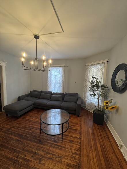 Living Room - 9 Hill Pl