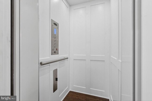 Building Photo - 3248 Royal Fern Pl