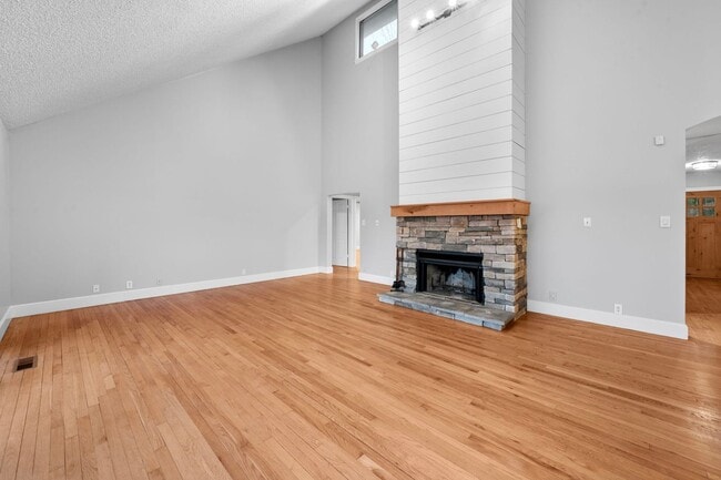 Building Photo - Luxury Living on the River — Your Dream Home Awaits