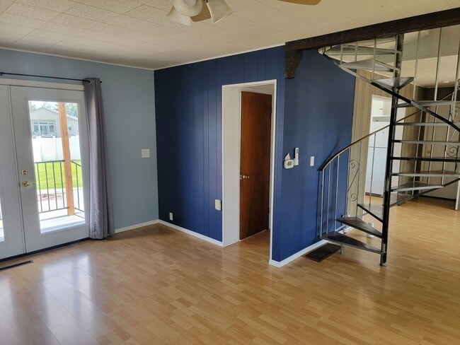 Building Photo - Beautiful 3-Bedroom Home - EV Charger - Pet Friendly