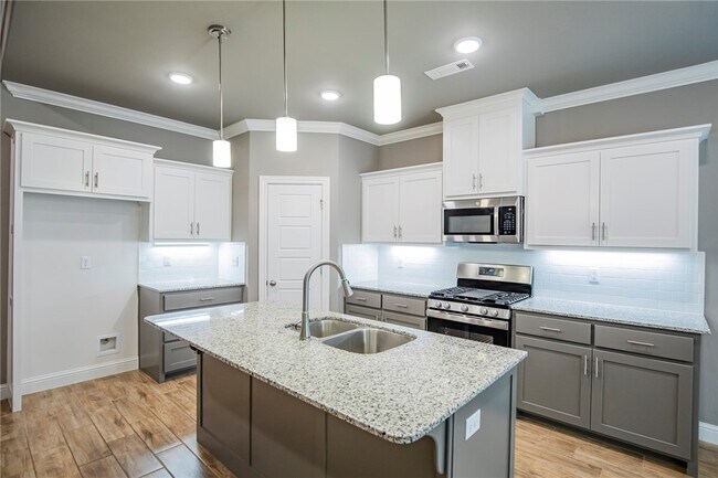 Building Photo - 1025 Kimball Ln