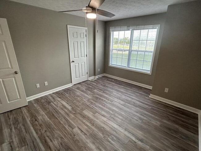 Building Photo - 125 Bon Aire Ave