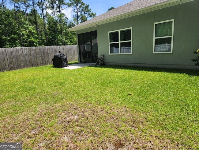 Building Photo - 204 Gary Cir