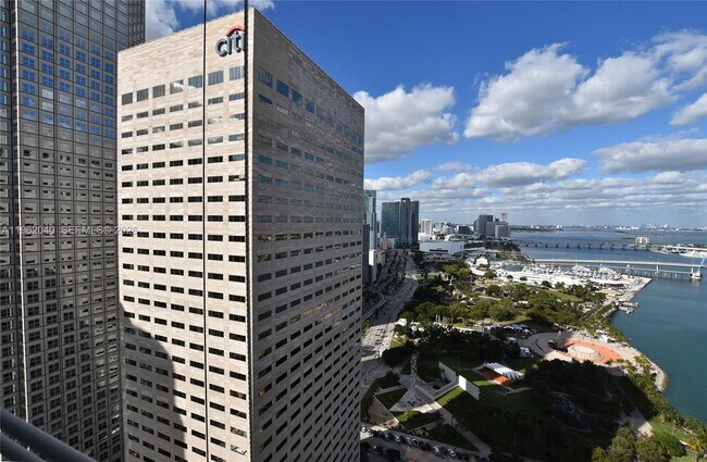 Building Photo - 325 S Biscayne Blvd