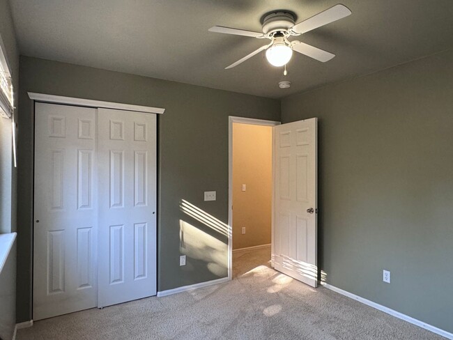 Building Photo - Spacious, Highlands Ranch Home Featuring 4...